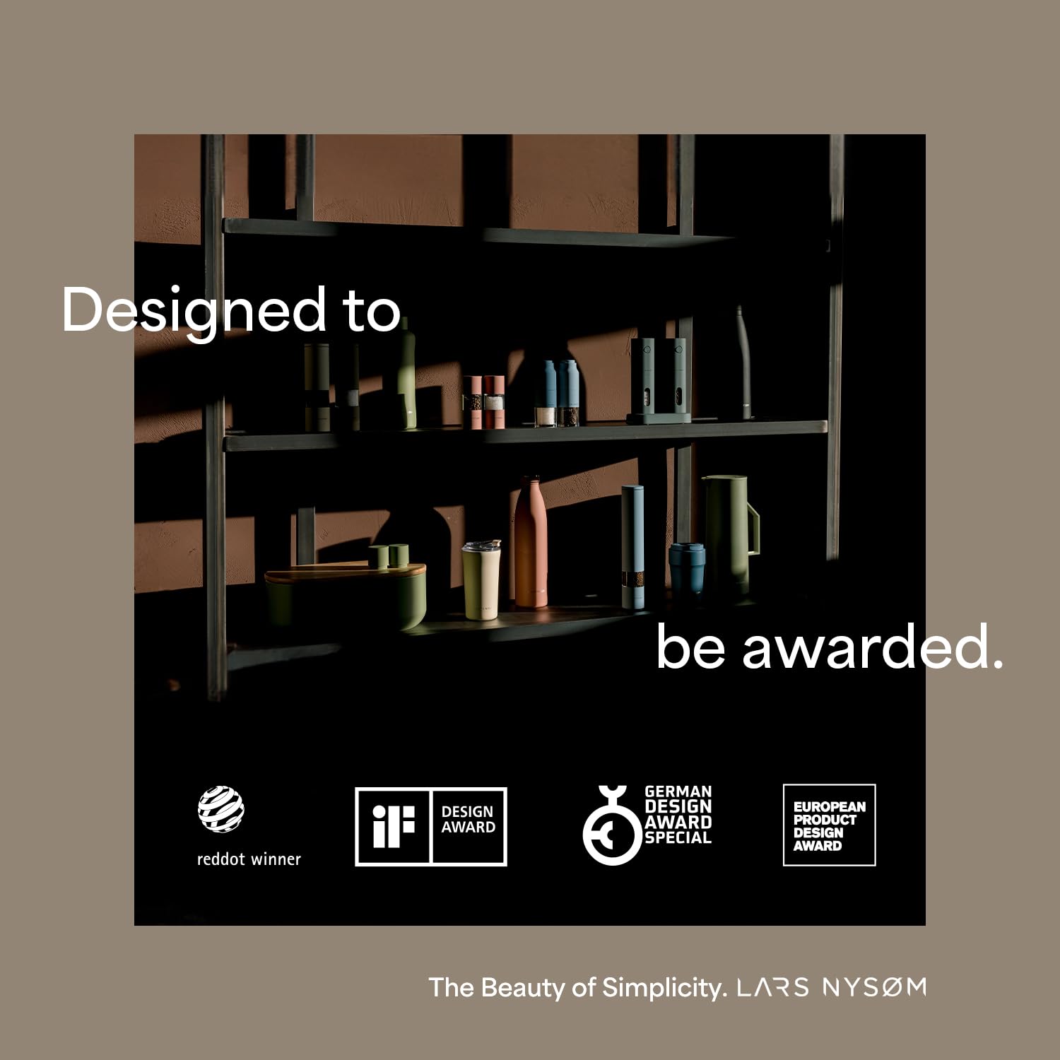 LARS NYSØM Salz und Pfeffermühle Set Manuell mit einstellbarem Keramikmahlwerk I Edelstahl Pfeffermühle und Salzmühle I Design Gewürzmühlen Set (2 Stück) (Carbon Black)