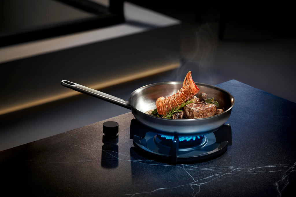 WMF Profi Bratpfanne 28 cm Induktion, Edelstahlpfanne unbeschichtet, Cromargan Edelstahl, backofenfest