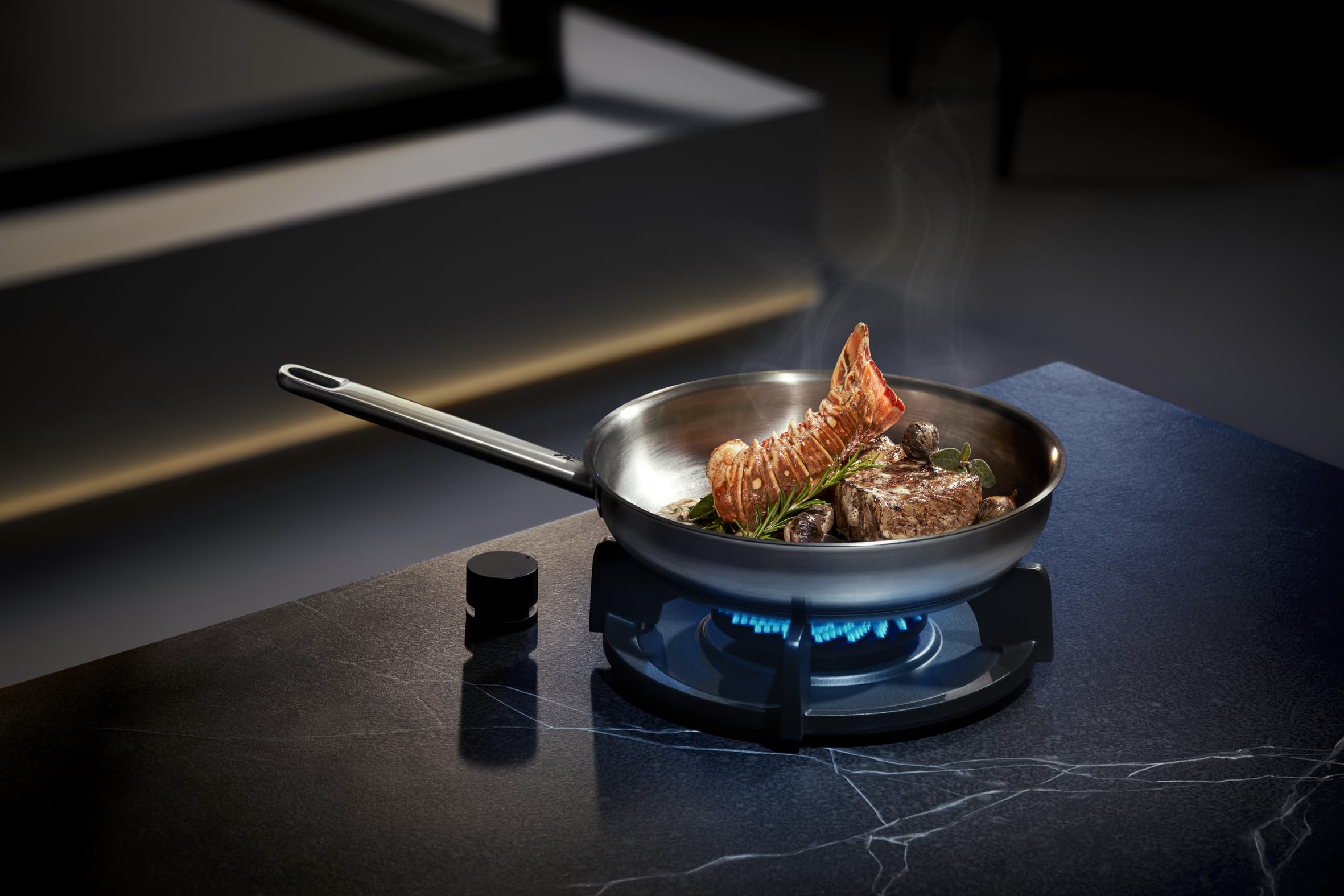 WMF Profi Bratpfanne 28 cm Induktion, Edelstahlpfanne unbeschichtet, Cromargan Edelstahl, backofenfest