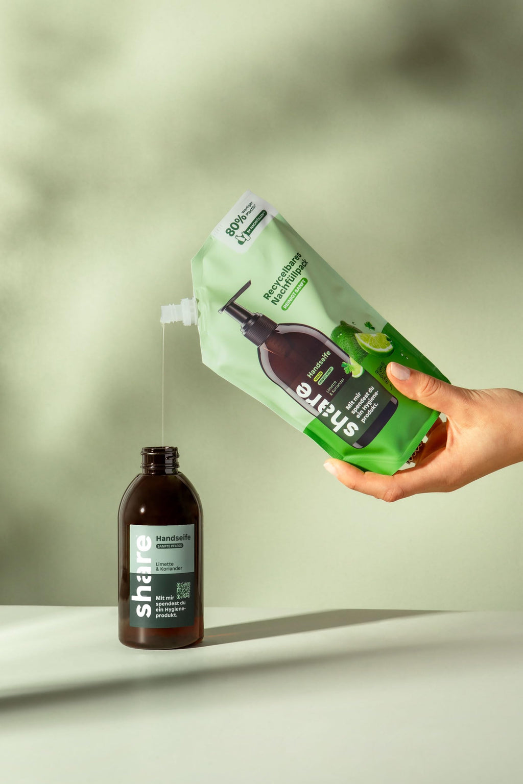 share Flüssigseife Patschuli 250 ml – Seife spendet ein Hygieneprodukt an einen Menschen in Not – vegane Handseife im Seifenspender