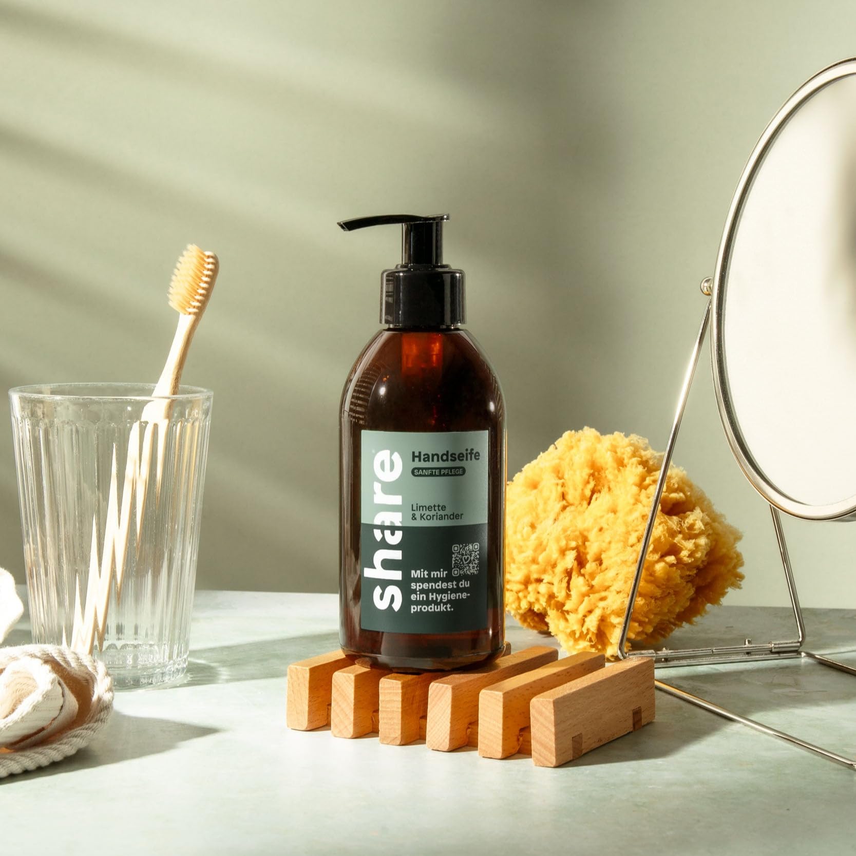 share Flüssigseife Patschuli 250 ml – Seife spendet ein Hygieneprodukt an einen Menschen in Not – vegane Handseife im Seifenspender