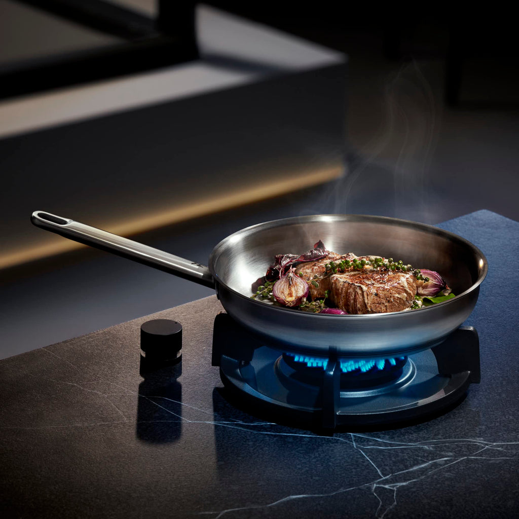 WMF Profi Bratpfanne 28 cm Induktion, Edelstahlpfanne unbeschichtet, Cromargan Edelstahl, backofenfest