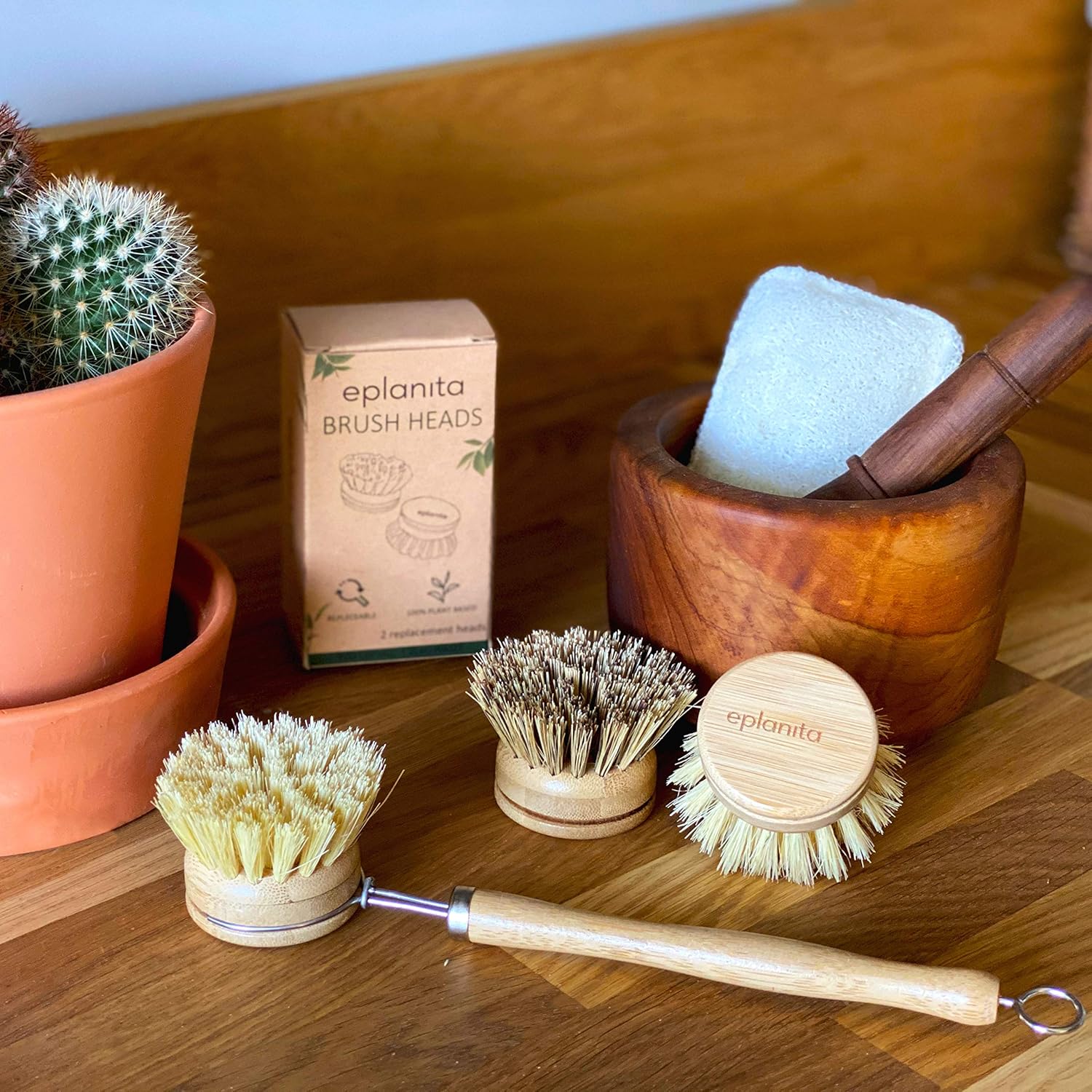 EPLANITA ® Bambus Spülbürste mit 3 Ersatzköpfen, Naturfaserborsten, kompostierbarer Schwamm inklusive, plastikfreie Reinigung für Ihre Küche