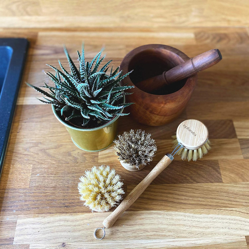 EPLANITA ® Bambus Spülbürste mit 3 Ersatzköpfen, Naturfaserborsten, kompostierbarer Schwamm inklusive, plastikfreie Reinigung für Ihre Küche